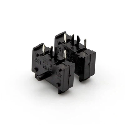 PCB Mount Mini Blade Fuse Holder- ը `փակված